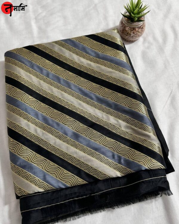 Golden Black Banarasi Silk Saree - Image 3